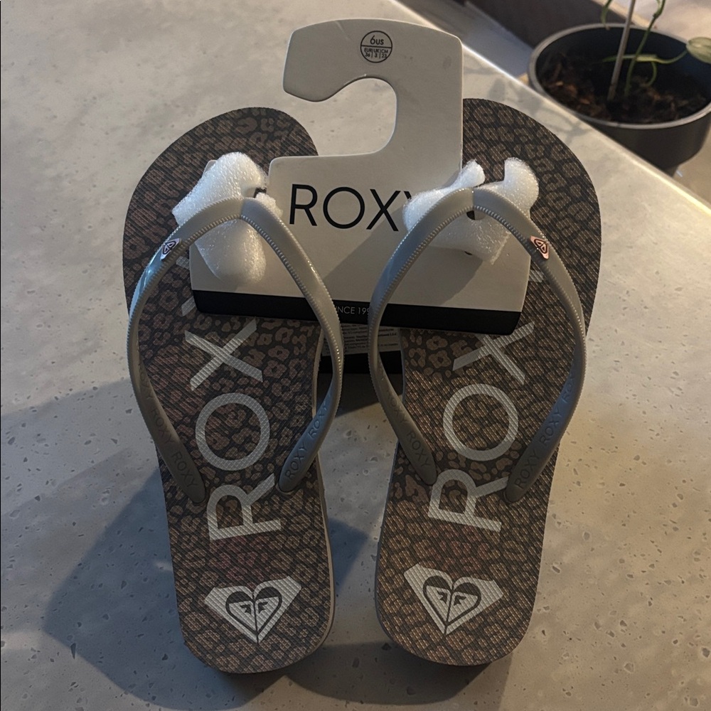 Roxy Gray Flip Flops Thongs Sandals